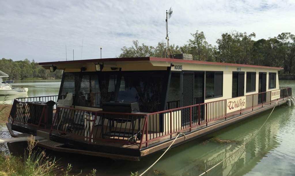 Wildlife Houseboat Paringa